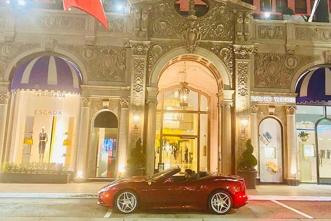 1-Hour Driving Tour from Hollywood to Beverly Hills in a Ferrari - A quick photo stop at the Beverly Hills Sign