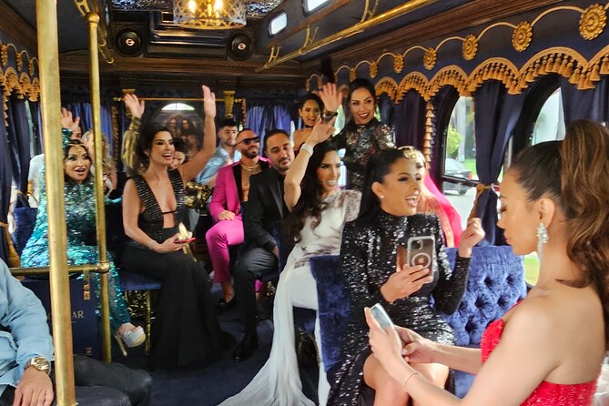 #1 Luxury Hollywood Sightseeing Trolley Bus Tour - Twenty minutes at the Original Farmers Market
