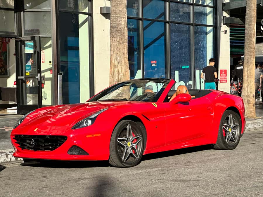 20 Min Ferrari tour in Hollywood (Drive or Be driven) - Taking the Ferrari through Hollywood