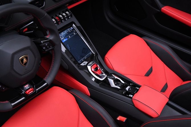 30-Minute Driving Tour: Explore Hollywood in a Lamborghini - Practical details before you book