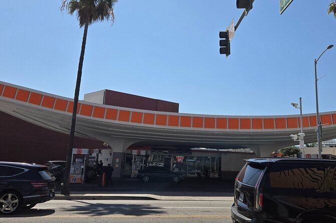 Beverly Hills and Rodeo Drive: A Self-Guided Audio Tour - Finding the Beverly Hills shield