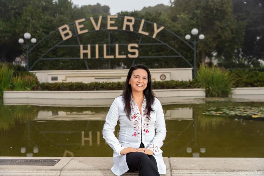 Beverly Hills: Photoshoot with Edited Images - What Happens During the One-Hour Session
