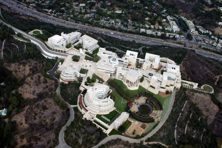 California Coastline & Hollywood Celebrity Helicopter Tour - What the pilot adds to the experience