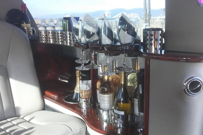 Deluxe Los Angeles 5-Hour Limo Tour with Drinks Included - Beverly Hills, movie homes, and Rodeo Drive
