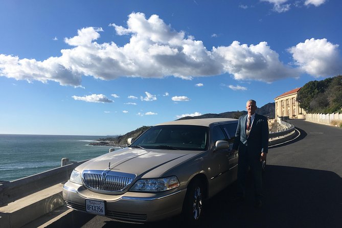 Deluxe Los Angeles 5-Hour Limo Tour with Drinks Included - Santa Monica, Venice, Marina del Rey, and Malibu