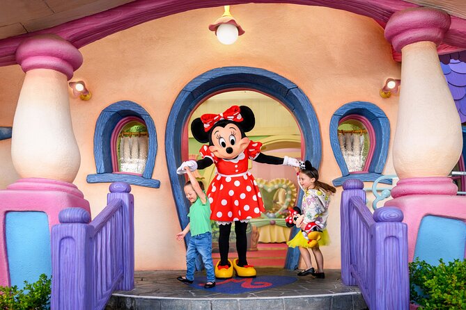 Disneyland Resort Anaheim Tickets in California - Two parks, two very different Disney days