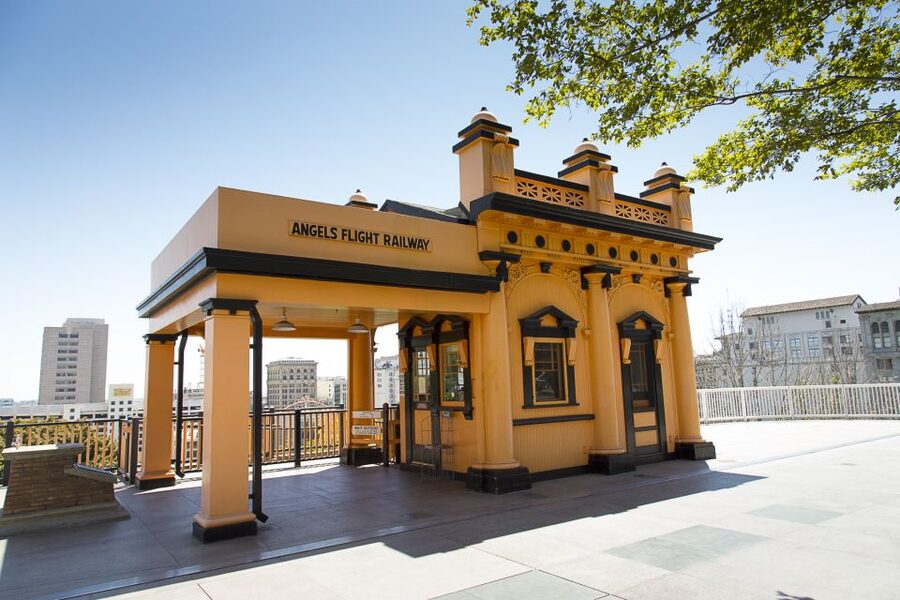 Downtown Los Angeles Bike Tour: Top 10 DTLA - The Cecil Hotel and the Civic Center