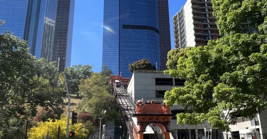 Downtown Los Angeles : Historic district & Little Tokyo - Starting at Broadway and Grand Central Market