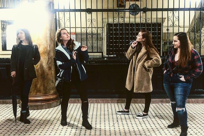 DTLA Murder Mystery Ghost Tour - The two bar breaks are useful, but drinks cost extra