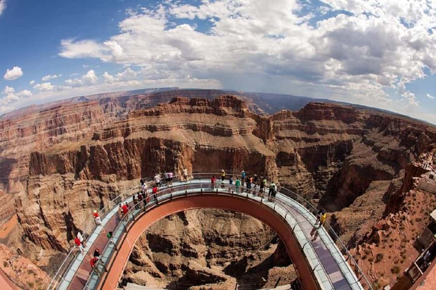 From Los Angeles: 3-Day Las Vegas Tour with Accommodation - A three-day route built around the Grand Canyon West Rim