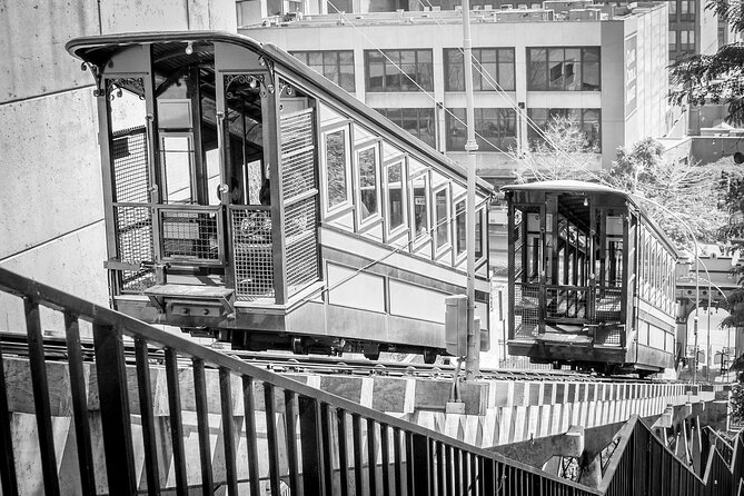 Ghosts of the Golden Age: Los Angeles Haunted Theater Tour - United Artists Theatre and the old Broadway corridor