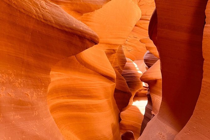 Grand Canyon and Lower Antelope Canyon 4-Day Tour from LA - Day 1: From Los Angeles to Las Vegas through the Mojave