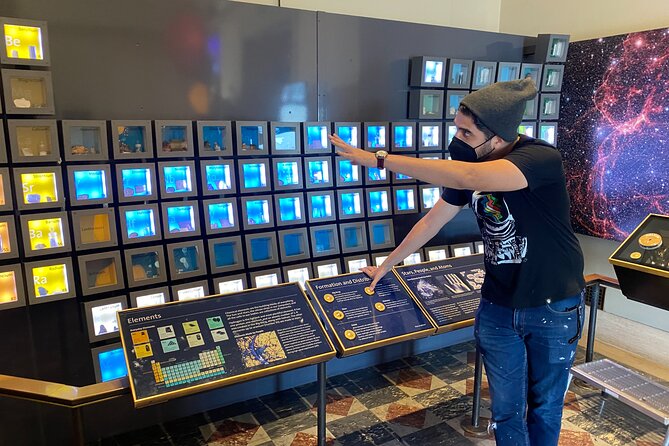 Griffith Observatory Insider Tour - Meeting the Guide at the Astronomers Monument