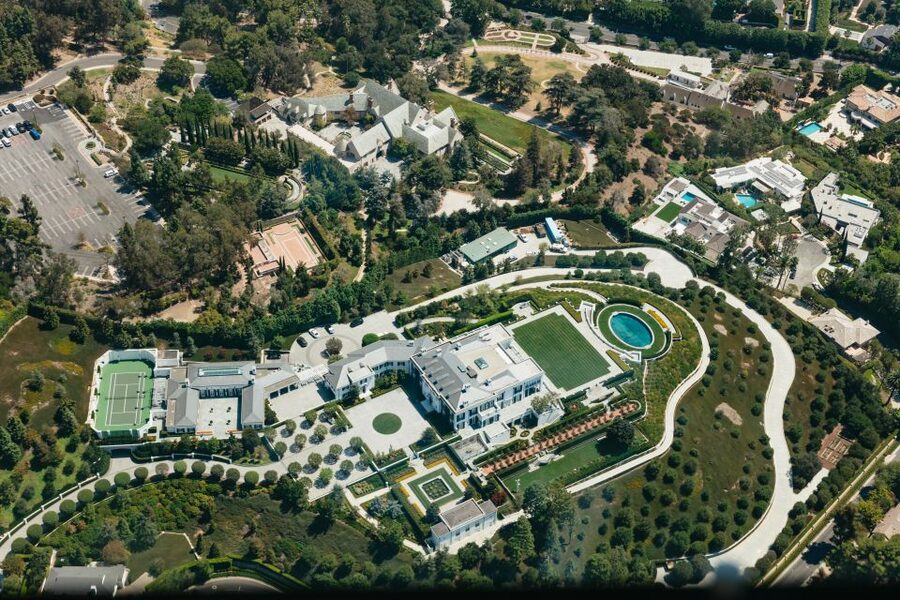 Hollywood & Beverly Hills Celebrity Helicopter Tour - Should you book the Hollywood celebrity helicopter tour?