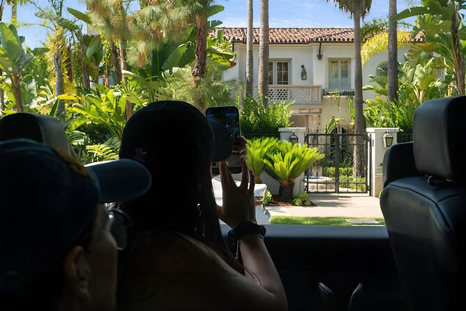Hollywood, Beverly Hills, & Celebrity Home Tour from Santa Monica - Thirty minutes at the Beverly Hills Sign and Rodeo Drive