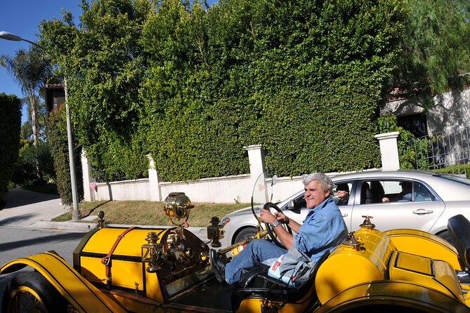 Hollywood & Beverly Hills: Celebrity Homes & Lifestyle Tour - Hollywood Hills and the distant sign
