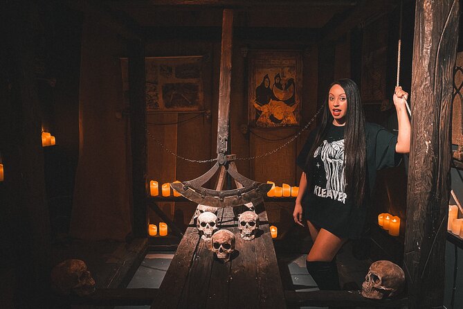 Hollywood Medieval Torture Museum Ticket with Ghost Hunting - The ghost-hunting app adds a second layer