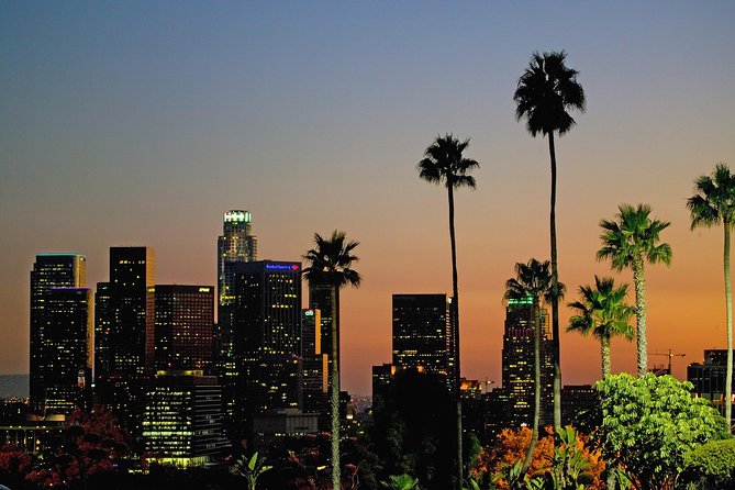 Hollywood Night Tour with Griffith Observatory - Guides add the human touch