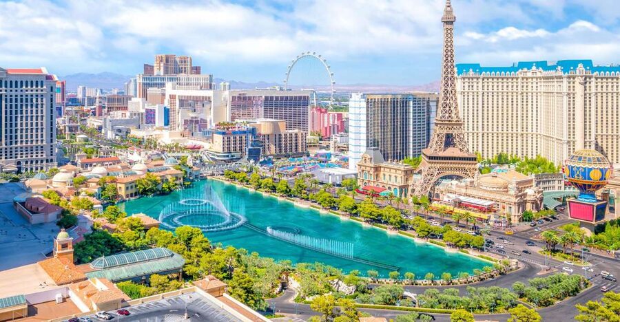 LA: 2-Day Las Vegas Tour with Hoover Dam & Accommodation - From Los Angeles to Death Valley