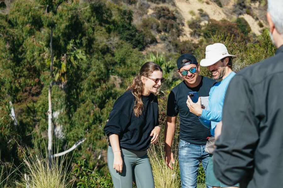 LA: Express Hollywood Sign Guided Walking Tour with Photos - Hollywood stories from people who work in show business