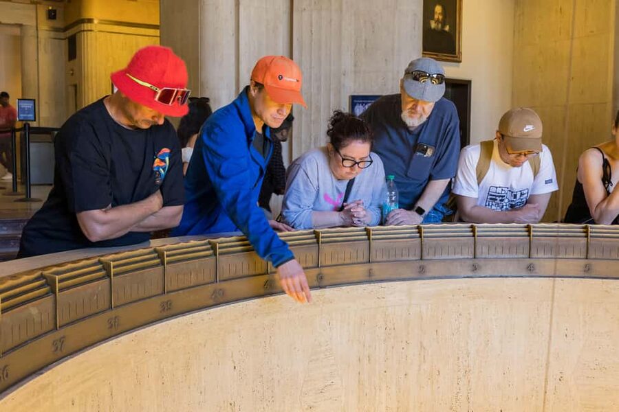 LA: Griffith Observatory Insider Tour - Meeting at the Astronomers Monument