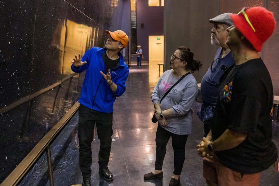 LA: Griffith Observatory Insider Tour - Views of the Hollywood Sign and Los Angeles