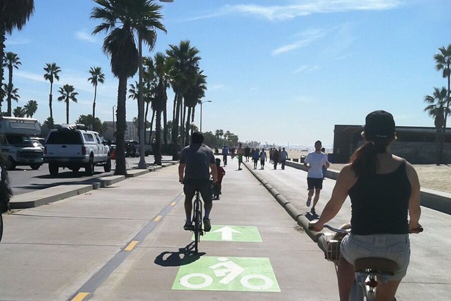 LA: Santa Monica & Venice Beach Bike Adventure - Abbot Kinney Boulevard and the ride back