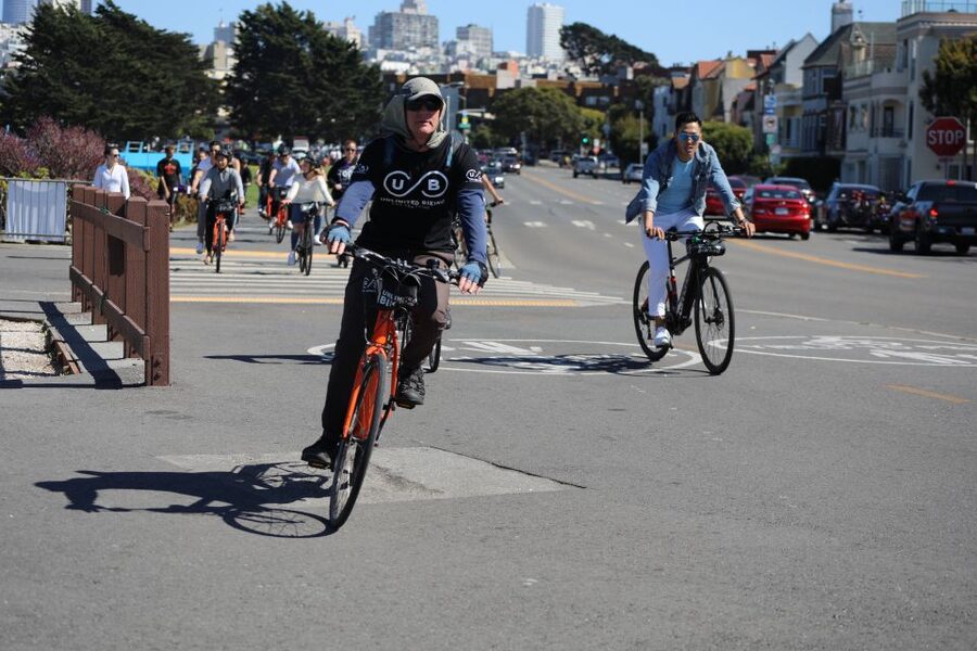 LA: Santa Monica & Venice Beach Guided Bike or eBike Tour - Riding south toward Venice Beach