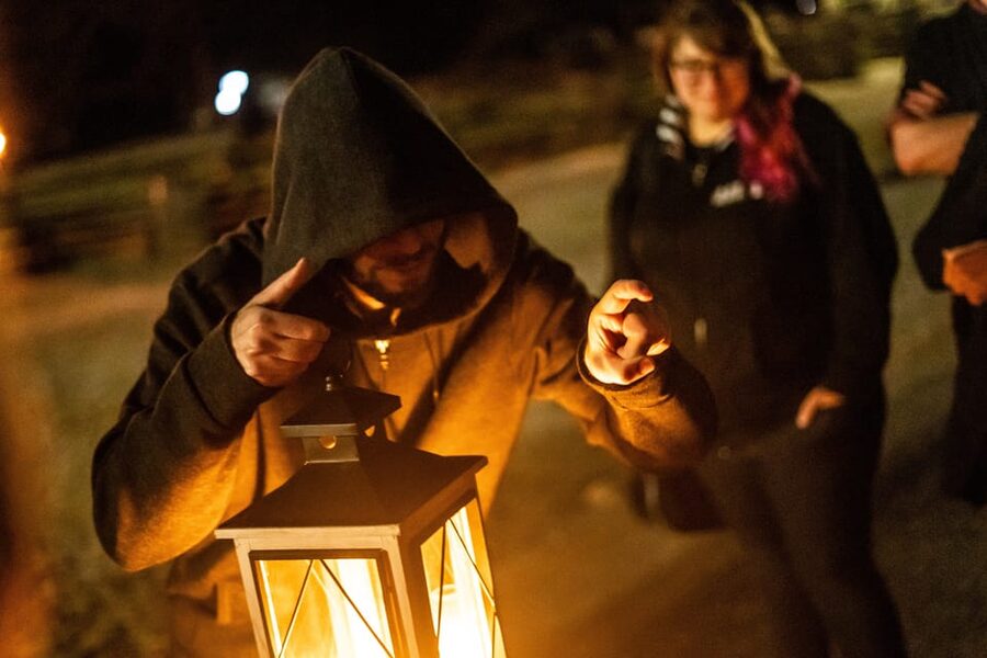 LA: Ultimate Dead of Night Walking Ghost Tour - Who should take this ghost walk?