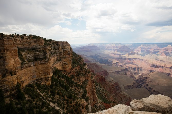 Las Vegas with Hoover Dam, 2-Days Tour from LA - Guides can make or break the schedule