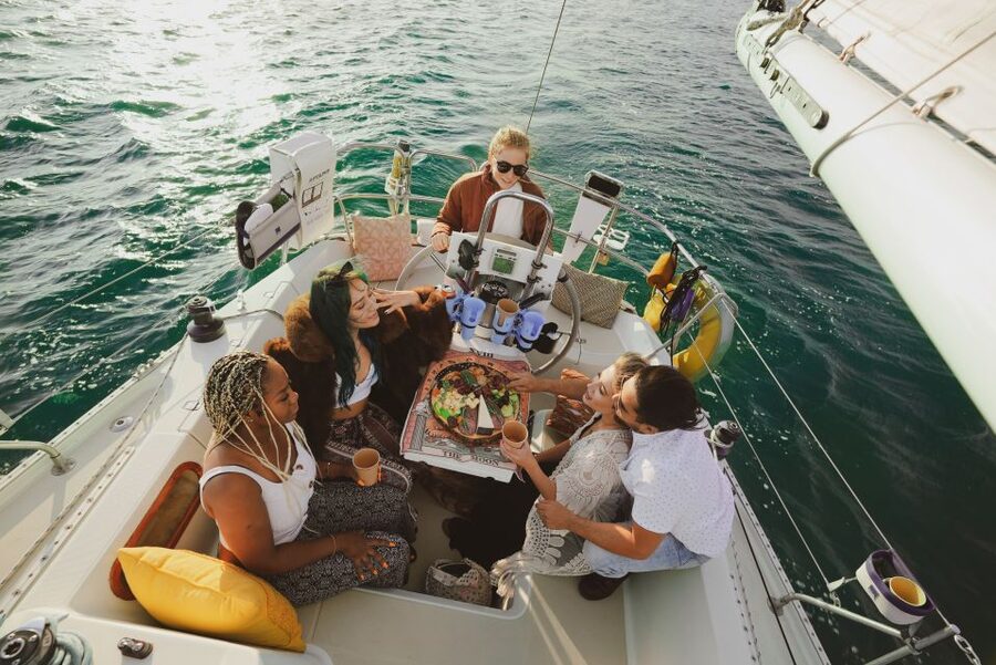 Long Beach: Private Sailboat Rental with Licensed Captain - Two hours around Long Beach Harbor