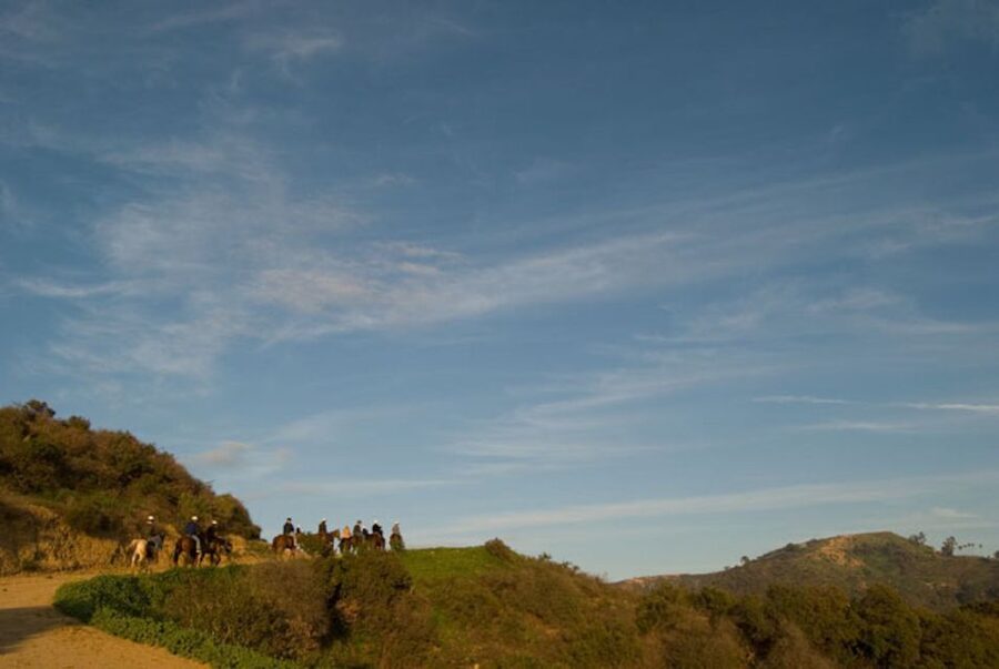 Los Angeles: 2-Hour Hollywood Trail Horseback Riding Tour - Who should book this Hollywood horseback ride?