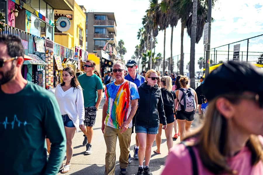 Los Angeles: 3-Hour Secret Food Tour of Venice Beach - A surfer’s breakfast by the pier