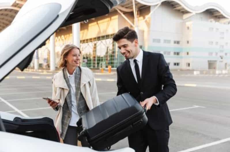 Los Angeles Airport: One-Way Private Transfer to Los Angeles - Why a private LAX transfer can make sense