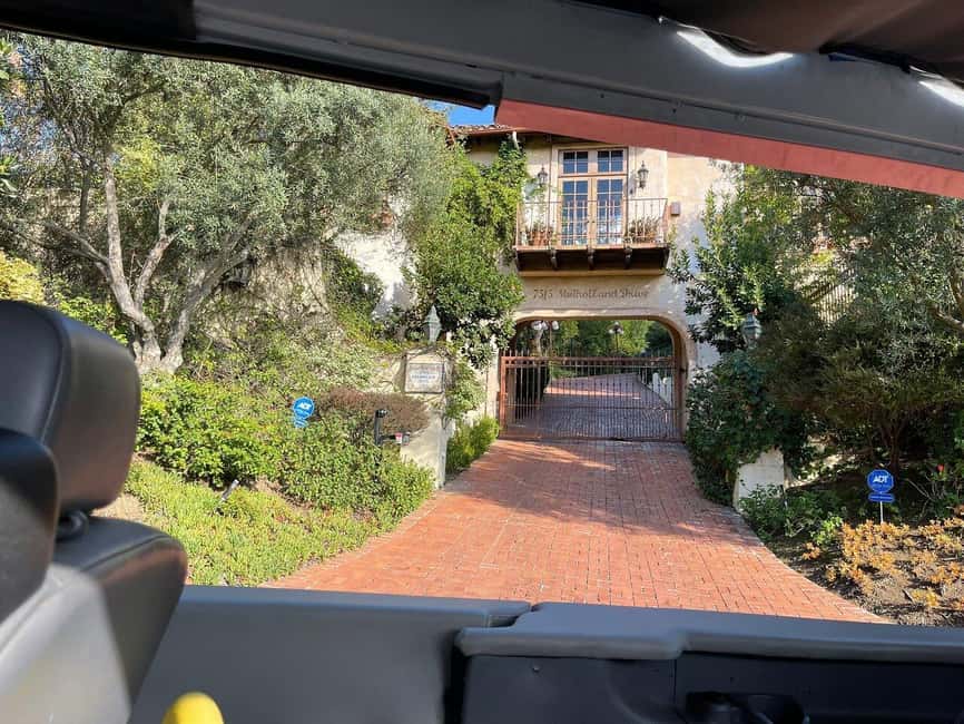 Los Angeles: Celebrity Homes and Movie Scenes Bus Tour - A fast introduction to Hollywood without the parking headache