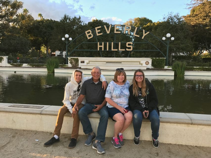 Los Angeles: Comprehensive Sightseeing Van Tour - Finding the Hollywood Sign at Hollywood Lake Park