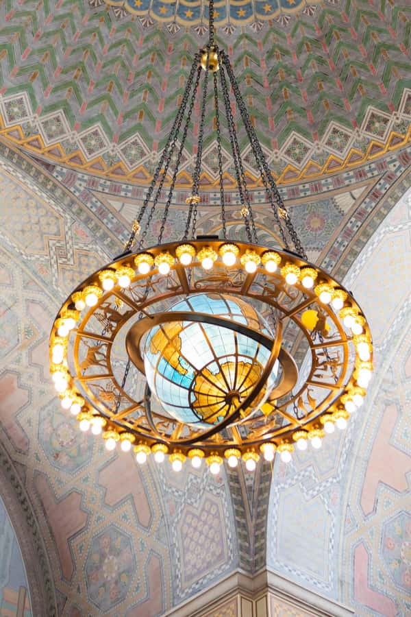 Los Angeles: Downtown History & Architecture Walking Tour - Broadway’s theaters and the movie-city connection