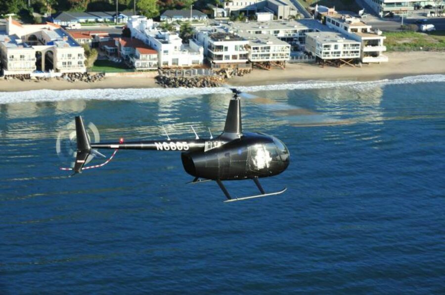 Los Angeles: Downtown Landing Helicopter Tour - Key points to know before booking