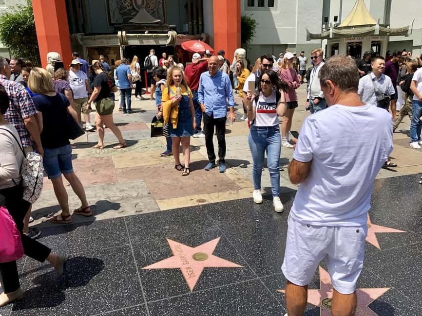 Los Angeles: Hollywood and Beverly Hills Guided Bus Tour - Beverly Hills and the celebrity-home circuit