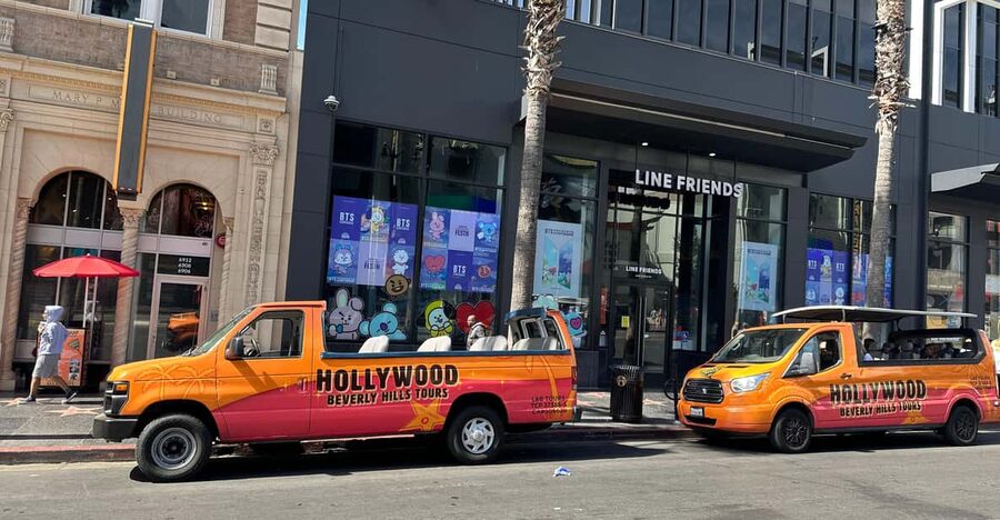 Los Angeles: Hollywood and Beverly Hills Open-Top Bus Tour - Rodeo Drive and the public face of luxury