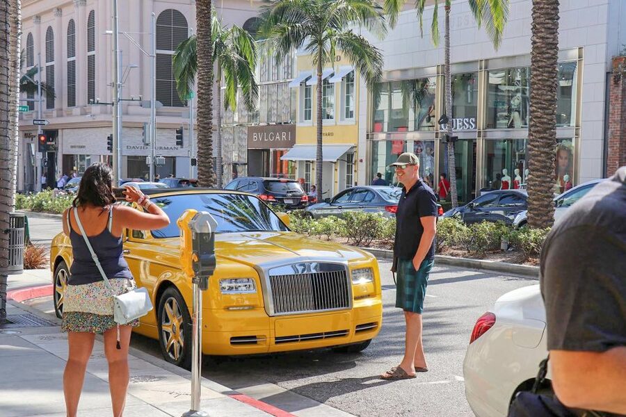 Los Angeles: Hollywood & Celebrity Homes Open-Air Bus Tour - Beverly Hills and the ten-minute photo stop