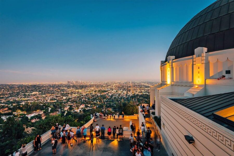 Los Angeles: Hollywood Night Tour with Griffith Observatory - Hollywood Boulevard after the lights come on