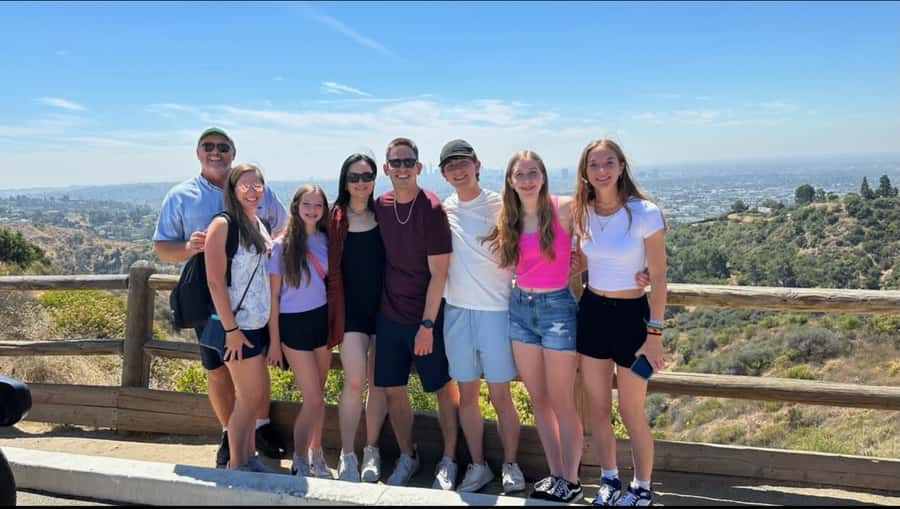 Los Angeles: Hollywood Tour & Celebrity Homes - Mulholland Drive and the Hollywood Sign
