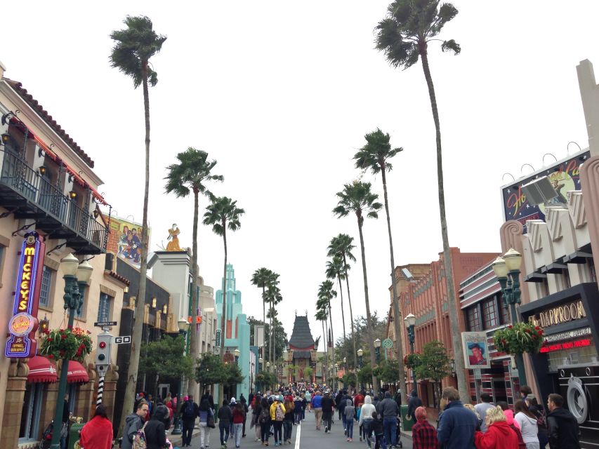 Los Angeles: Hollywood Walk of Fame Walking Tour - Finishing with the Hollywood sign