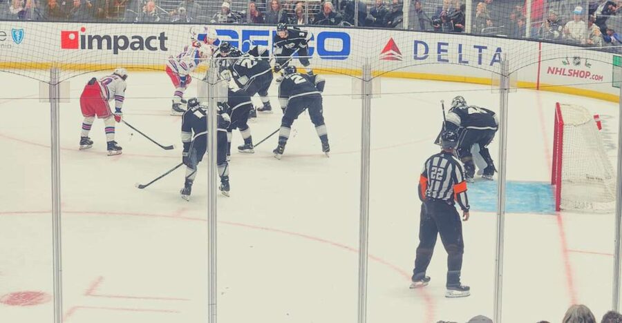 Los Angeles: LA Kings Ice Hockey Game Ticket - From mobile ticket to your seat