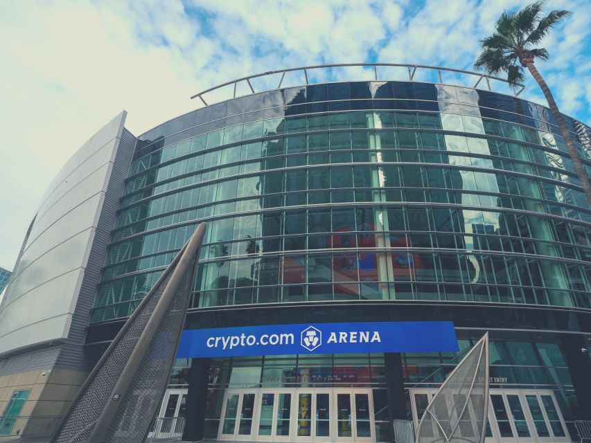 Los Angeles: Los Angeles Lakers Basketball Game Ticket - Arriving at Crypto.com Arena with a phone ticket
