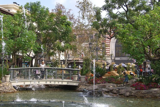 Los Angeles Luxury Private Tour For Up To 7 Passengers - A one-hour break at the Original Farmers Market and The Grove