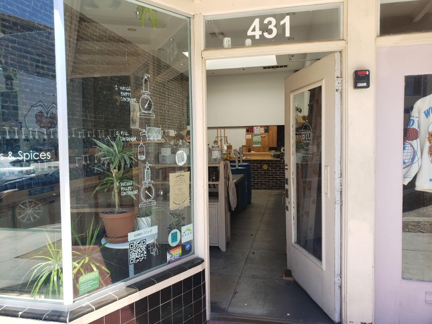 Los Angeles: Old Pasadena Food & Tasting Walking Tour - How the guides shape the afternoon