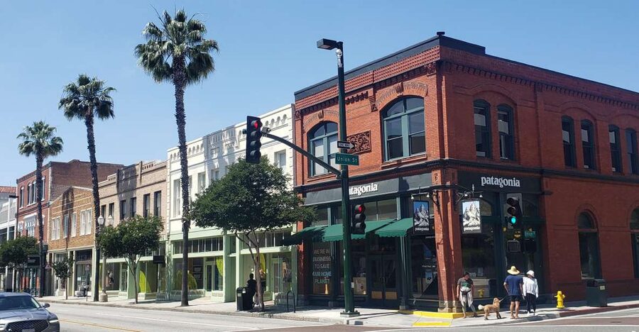 Los Angeles: Old Pasadena Food & Tasting Walking Tour - The opening stop at Amara Cafe