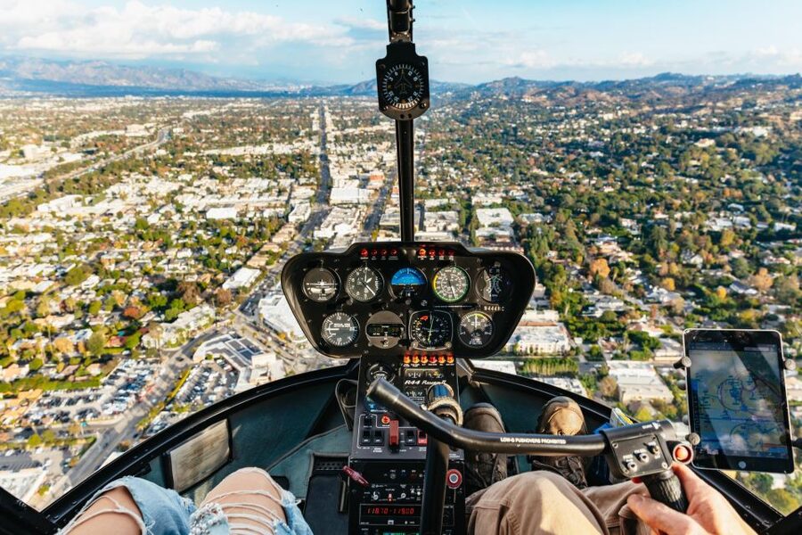 Los Angeles: Private 1-Hour Sightseeing Helicopter Tour - Bel Air and Beverly Hills from above